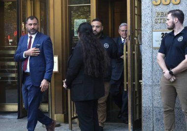 Senatör Bob Menendez New York 'taki Manhattan Federal Mahkemesi' nde. 27 Eylül 2023, New York, ABD: New Jersey Demokrat Sen. Bob Menendez ve eşi Nadine Menendez, 27 Eylül Çarşamba günü Manhattan Federal Mahkemesi 'ne geldiler.) 