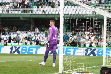 CURITIBA (PR) 01 / 10 / 2023 - FOOTBALL / BRAZILIAN CHAMPIONSHIP 2023 - Coritiba 'nın 9 numaralı oyuncusu Islam Slimani tarafından atılan ikinci golü, Coritiba ve Athletico PR' nin 25.. 