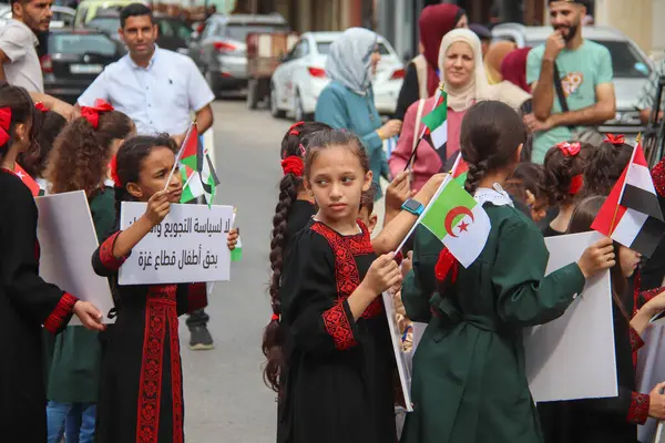 Oktober 2023 Gaza Palestina Palestinske Barn Protesterer Mot Den Israelske stockbilde