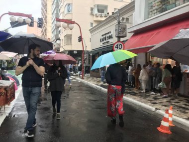 Sao Paulo (SP), 10 / 01 / 2023 - Weather / RAIN / SP - Sao Paulo 'nun merkezindeki Bairro da Liberdade bölgesinde Pazar günü sıcaklık değişiklikleri nedeniyle başkentte çok yağmur yağdı.