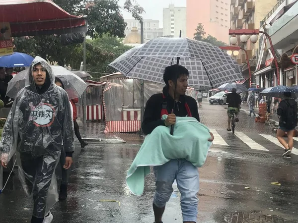 サンパウロ 2023 Weather Rain 日曜日 の温度変化による首都の雨の多く — ストック写真