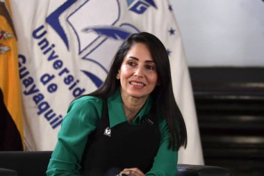 3 Eylül 2023, Guayaquil Ekvador: Ekvador 'un cumhurbaşkanı adayı Luisa Gonzalez, Guayaquil' de üniversitede genç üniversite öğrencileriyle bir toplantı yaptı.. 