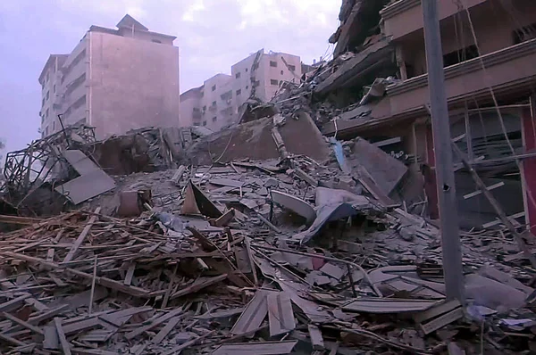 stock image GAZA, PALESTINE, 07.10.2023: Damage caused by the Israeli offensive in the city of Gaza, Palestine, this Saturday (7). Fighters from the Islamic extremist group Hamas launched raids in several locations in southern Israel