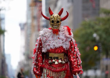 59. Geleneksel İspanyol Günü Geçidi. 08 Ekim 2023, New York, ABD: Bugün New York 'ta düzenlenen 59. Geleneksel Hispanik Günü Geçidi İspanyol kültürünün canlı ve renkli bir kutlamasıydı.. 