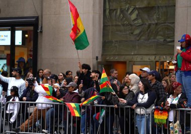 59. Geleneksel İspanyol Günü Geçidi. 08 Ekim 2023, New York, ABD: Bugün New York 'ta düzenlenen 59. Geleneksel Hispanik Günü Geçidi İspanyol kültürünün canlı ve renkli bir kutlamasıydı.. 