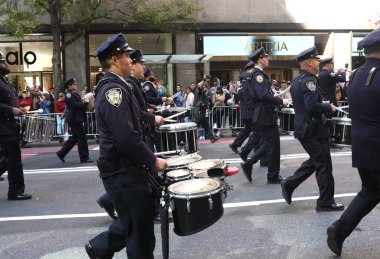 New York 'ta 79. Kolomb Günü Geçidi. 9 Ekim 2023, New York, ABD: 79. Kolomb Günü geçidi, 42. ve 72. caddeler arasında, New York 'ta, tören arabaları, gruplar, öğrenciler ve birçok kişiyle 5. Cadde' de gerçekleşiyor. 