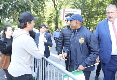 New York 'taki Kolomb Günü Geçit Töreni' nden Adams. 9 Ekim 2023, New York, ABD Kolomb Günü geçidi New York Belediye Başkanı Eric Adams 'ın da katılımıyla 5. 