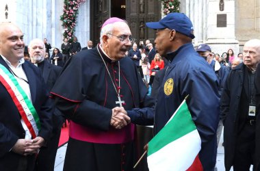 New York 'taki Kolomb Günü Geçit Töreni' nden Adams. 9 Ekim 2023, New York, ABD Kolomb Günü geçidi New York Belediye Başkanı Eric Adams 'ın da katılımıyla 5. 