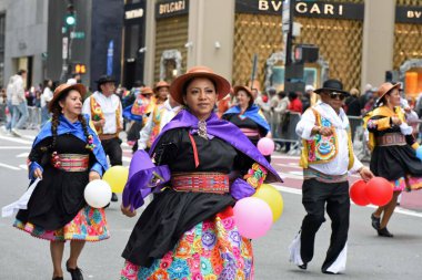 İspanyol Günü Geçidi. 8 Ekim 2023 New York, New York, ABD Büyük Hispanik Miras Ayı Ekim ayında, İspanyol kökenli bir mirası paylaşan ülkelerin kültürünü kutlamak için geliyor.