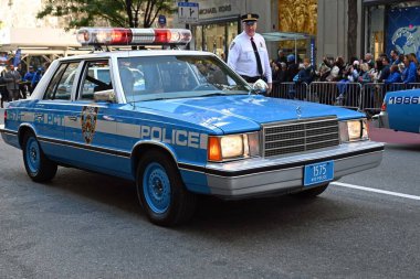 New York 'taki Columbus Günü Geçidi. 9 Ekim 2023, New York, ABD Kolomb Günü geçidi New York 'ta 12 Ekim 1929' da doğdu. New York 'lu bir iş adamı ve İtalyan göçmen olan Generoso Pope bir geçit töreni düzenledi. 