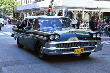 New York 'taki Columbus Günü Geçidi. 9 Ekim 2023, New York, ABD Kolomb Günü geçidi New York 'ta 12 Ekim 1929' da doğdu. New York 'lu bir iş adamı ve İtalyan göçmen olan Generoso Pope bir geçit töreni düzenledi. 
