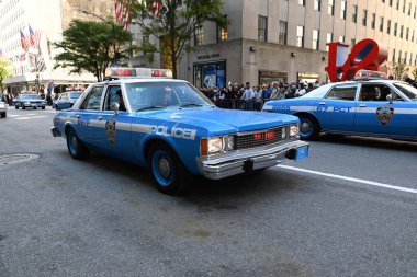 New York 'taki Columbus Günü Geçidi. 9 Ekim 2023, New York, ABD Kolomb Günü geçidi New York 'ta 12 Ekim 1929' da doğdu. New York 'lu bir iş adamı ve İtalyan göçmen olan Generoso Pope bir geçit töreni düzenledi. 