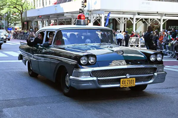 New York 'taki Columbus Günü Geçidi. 9 Ekim 2023, New York, ABD Kolomb Günü geçidi New York 'ta 12 Ekim 1929' da doğdu. New York 'lu bir iş adamı ve İtalyan göçmen olan Generoso Pope bir geçit töreni düzenledi. 