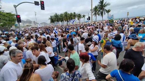 巴西里约热内卢2023年10月15日 本周日下午 里约热内卢以色列国以色列联合会 Israeli Federation State Rio Janeiro 发起了一场捍卫以色列国的行动 约3000人聚集在普拉亚 — 图库照片