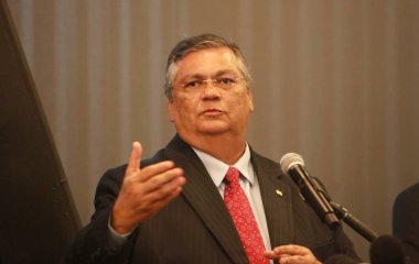 Rio de Janeiro (RJ), Brezilya 10 / 16 / 2023 Adalet ve Kamu Güvenliği Bakanı Flavio Dino, 16 Mayıs Pazartesi günü Rio de Janeiro 'da basın mensuplarıyla bir araya geldi. Departmanın genel sekreteri Ricardo Garcia Cappelli.