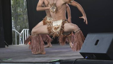 BAFOCHI, Santiago 'daki Panamerikan Oyunları' nda Bayrakların Yükseltilmesi sırasında Şili folklorik balesi sahneledi. 17 Ekim 2023, Santiago, Şili: BAFOCHI folklorik Şili Panamerikan Oyunları 'nda Bayrakların Yükseltilmesi sırasında gösteri yapıyor