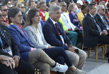 Santiago 'daki Panamerikan Oyunları' nda bayrak kaldırma. 17 Ekim 2023, Santiago, Şili: Santiago 'daki Panamerika Oyunlarında Bayrakları Yükseltme Yarışmasına katılan ülkeleri karşıladı