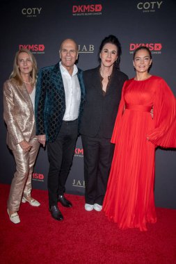 DKMS Gala 2023. 19 Ekim 2023, New York, New York, ABD: (L-R) Elke Neujahr, Peter Harf, Sue Nabi ve Katharina Harf 19 Ekim 2023 tarihinde New York 'ta The Cipriani Wall Street' te düzenlenen DKMS Gala 2023 'e katıldılar..  