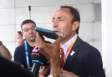 20 Ekim 2023, Santiago, Şili: Şili Spor Bakanı Jaime Pizarro ile basın toplantısı. Şili Spor Bakanı ve eski futbolcu Jaime Pizarro, Sucul Merkezi 'ndeki Kadınlar Dalış Kalifiye Serisi sonrasında basına konuştu 