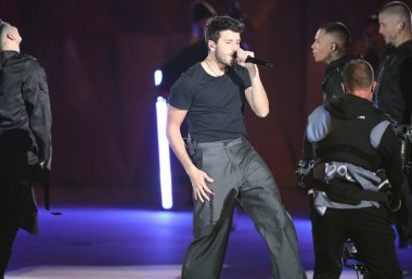 Sebastian Yatra, Santiago 'da düzenlenen 2023 Pan Amerikan Oyunlarının açılış seremonisinde performans sergiliyor. 20 Ekim 2023, Santiago, Şili: Sebastian Yatra ve diğer müzik grupları 2023 Pan American Game 'in açılış seremonisi sırasında konser verdiler.