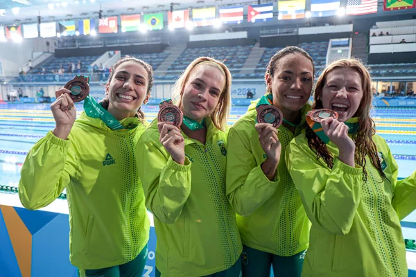 圣地亚哥 2023年10月21日 女子4X100米自由泳决赛 加拿大金牌 美国银牌和巴西铜牌 在智利圣地亚哥国家体育场的水上运动中心举行 — 图库照片