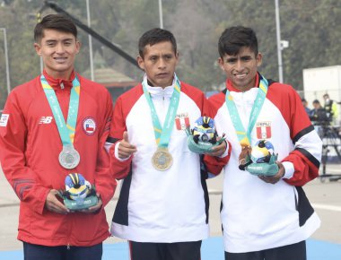 SANTIAGO (Şili), 10 / 22 / 2023 - Pan Amerikan Oyunlarının 42.2 km erkekler maratonu Şili 'nin Santiago kentindeki Higgins Park' ta gerçekleşti. Yarışı Perulu Cristhian Pacheco kazandı. Son şampiyon Şili 'li Hugo Catrileo ikinci oldu.