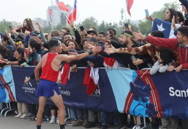 SANTIAGO (Şili), 10 / 22 / 2023 - Pan Amerikan Oyunlarının 42.2 km erkekler maratonu Şili 'nin Santiago kentindeki Higgins Park' ta gerçekleşti. Yarışı Perulu Cristhian Pacheco kazandı. Son şampiyon Şili 'li Hugo Catrileo ikinci oldu.