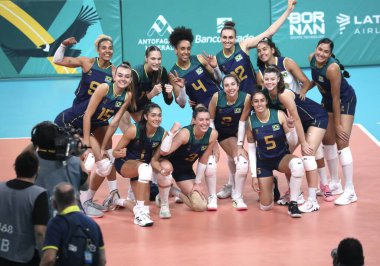 SANTIAGO (Şili), 10 / 22 / 2023 - Brezilya ile Arjantin arasındaki bayanlar voleybol karşılaşması, Şili 'nin Santiago kentinde düzenlenen 2023 Pan Amerika Oyunları sırasında gerçekleşti. Brezilya 3-0 kazandı. 