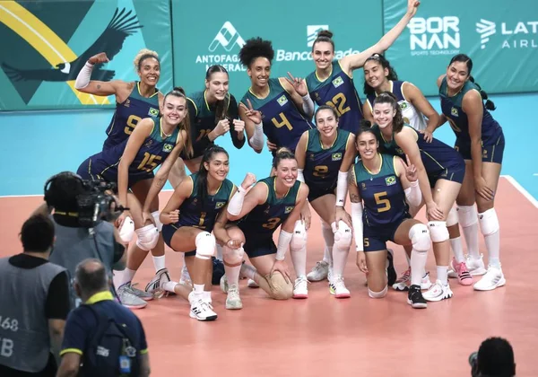 サンティアゴ 2023 チリのサンティアゴで開催された2023パンアメリカンゲームで ブラジルとアルゼンチンの女子バレーボールの試合 ブラジルが3 0で勝利 — ストック写真