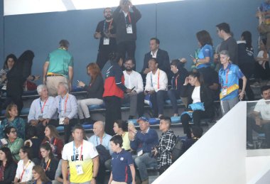 SANTIAGO (CHL), 10 / 23 / 2023: Kanadalı SYDNEY PICKREM (altın) ve KELSEY WOG (gümüş) ve Brezilyalı ASSIS DA SILVA G (bronz) tarafından kazanılan bayanlar 200 metre kurbağalama dalında madalya töreni.