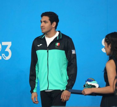 Santiago, Şili, ABD. 23 Ekim 2023: Amerikan FOSTER J, Kanada BRAYDEN TAIVASSALO (gümüş) ve Meksika ANDRES PUENTE BUSTAMANTE (bronz) tarafından Ulusal Stadyum Sucul Merkezi 'nde düzenlenen erkekler 200 metre kurbağalama dalında madalya töreni