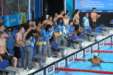 SANTIAGO (CHL), 10 / 24 / 2023: Erkekler 4x200 Serbest Bayrak Brezilya (Altın), ABD (Gümüş) ve Kanada (Bronz) tarafından Ulusal Stadyum Sucul Merkezi, Santiago, Şili. 