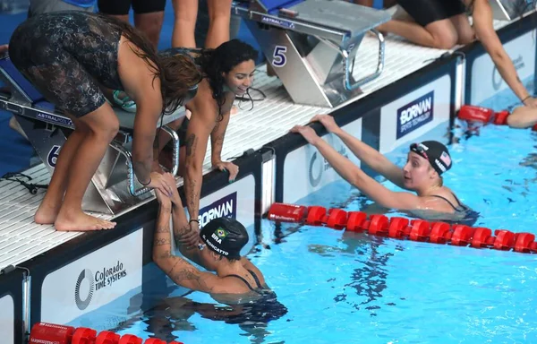 Santiago Chl 2023 女子4X200自由泳接力赛由美国 和加拿大 在智利圣地亚哥国家体育场水上中心夺得 — 图库照片