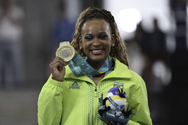Santiago, Şili - 10 / 25 / 2023: Kadınlar Sanatsal Jimnastik Finali, denge aletinde Flavia Saraiva için altın, Brezilya 'dan Rebeca Andrade için gümüş ve Ava Stewart için bronz araçla yapılıyor 