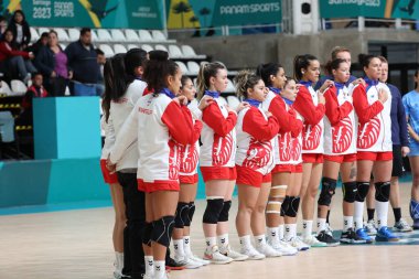 Vina del Mar, Şili - 10 / 26 / 2023: Paraguay ve Uruguay bayanlar hentbol maçı. Paraguay takımı Uruguay 'a karşı 3. tur elemelerde B grubunda karşı karşıya geldi.