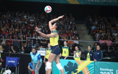 SANTIAGO, Şili - 26 Ekim 2023: Brezilya ile Dominik Cumhuriyeti arasında Santiago, Şili 'deki Parque Arena O' Higgins ana sahasında altın madalya için bayanlar voleybol takımının finali. Dominik Cumhuriyeti takımı 3-0 kazandı.