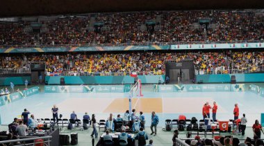 SANTIAGO, Şili - 26 Ekim 2023: Brezilya ile Dominik Cumhuriyeti arasında Santiago, Şili 'deki Parque Arena O' Higgins ana sahasında altın madalya için bayanlar voleybol takımının finali. Dominik Cumhuriyeti takımı 3-0 kazandı.