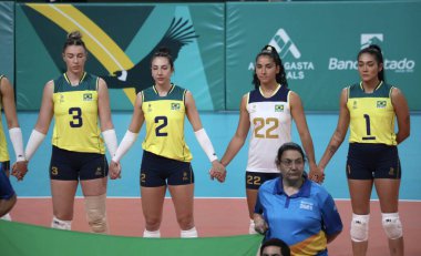 SANTIAGO, Şili - 26 Ekim 2023: Brezilya ile Dominik Cumhuriyeti arasında Santiago, Şili 'deki Parque Arena O' Higgins ana sahasında altın madalya için bayanlar voleybol takımının finali. Dominik Cumhuriyeti takımı 3-0 kazandı.