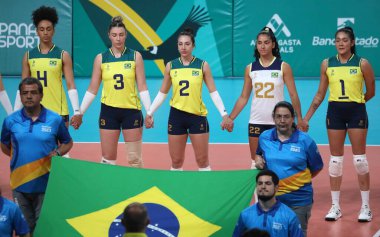 SANTIAGO, Şili - 26 Ekim 2023: Brezilya ile Dominik Cumhuriyeti arasında Santiago, Şili 'deki Parque Arena O' Higgins ana sahasında altın madalya için bayanlar voleybol takımının finali. Dominik Cumhuriyeti takımı 3-0 kazandı.