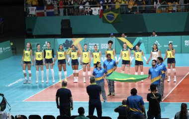 SANTIAGO, Şili - 26 Ekim 2023: Brezilya ile Dominik Cumhuriyeti arasında Santiago, Şili 'deki Parque Arena O' Higgins ana sahasında altın madalya için bayanlar voleybol takımının finali. Dominik Cumhuriyeti takımı 3-0 kazandı.