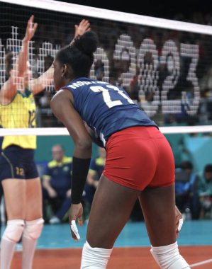 SANTIAGO, Şili - 10 / 26 / 2023: Santiago 'daki Parque O' Higgins 'in ana sahasında Dominik Cumhuriyeti' nin Altın, Brezilya-Gümüş ve Meksika-Bronz madalya kazandığı Kadın Voleybol Takımı Finali