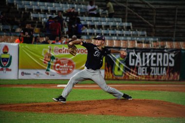 MARACAIBO, Venezuela - 26 Ekim 2023 Venezuela Profesyonel Beyzbol Ligi. Tigres de Aragua, Aguilas del Zulia 'ya karşı Sezonun ikinci haftasında, Maracaibo' da Aguilas de Zulia 'nın pozitif serisini kesmek için kediler..