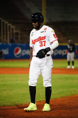 MARACAIBO, Venezuela - 26 Ekim 2023 Venezuela Profesyonel Beyzbol Ligi. Tigres de Aragua, Aguilas del Zulia 'ya karşı Sezonun ikinci haftasında, Maracaibo' da Aguilas de Zulia 'nın pozitif serisini kesmek için kediler..