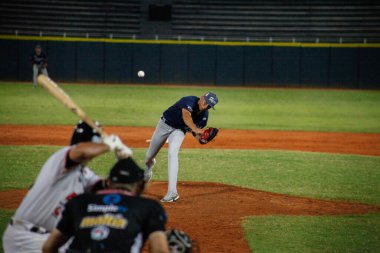 MARACAIBO, Venezuela - 26 Ekim 2023 Venezuela Profesyonel Beyzbol Ligi. Tigres de Aragua, Aguilas del Zulia 'ya karşı Sezonun ikinci haftasında, Maracaibo' da Aguilas de Zulia 'nın pozitif serisini kesmek için kediler..