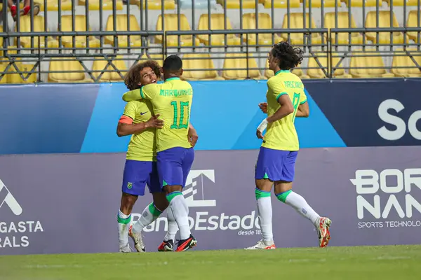 ヴィーナ 2023 ブラジルはコロンビアとのブラジルのチームの試合で得点し 彼のゴールを祝います グループB ヴィーナ マルにあるサウルシート スタジアム 今木曜日 2023 — ストック写真
