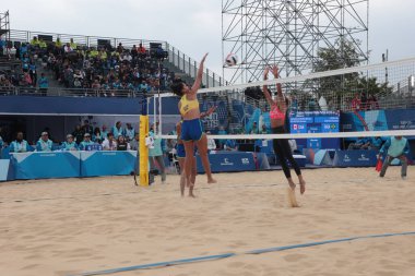 Santiago (Şili), 10 / 27 / 2023 - Brezilyalılar Duda ve Ana Patricia, Kanadalılar Melissa Humana ve Brandie Wilkerson 'a karşı Pan-Amerikan Plaj Voleybol Finali Şampiyonları