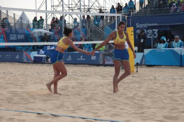 Santiago (Şili), 10 / 27 / 2023 - Brezilyalılar Duda ve Ana Patricia, Kanadalılar Melissa Humana ve Brandie Wilkerson 'a karşı Pan-Amerikan Plaj Voleybol Finali Şampiyonları