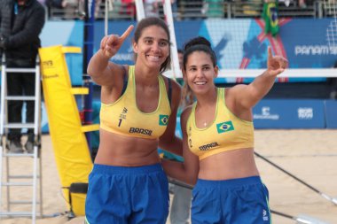 Santiago (Şili), 10 / 27 / 2023 - Brezilyalılar Duda ve Ana Patricia, Kanadalılar Melissa Humana ve Brandie Wilkerson 'a karşı Pan-Amerikan Plaj Voleybol Finali Şampiyonları