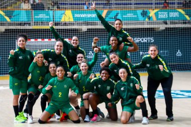 Vina del Mar (Şili), 10 / 28 / 2023 - Pan-Amerikan maçlarında bayanlar hentbol yarı finalinde karşılaşan Brezilya ile Şili arasındaki maç. Brezilya takımı 30 'a 10 skorla kazandı.