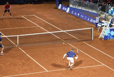 SANTIAGO (Şili), 10 / 28 / 2023 - Orta spor sahasında Brezilyalı HEIDE Gustavo, DEMOLINER Marcelo ve Şilili BARRIOS Tomas ve TABILO Alejandro arasında altın madalya için erkekler çiftler finali